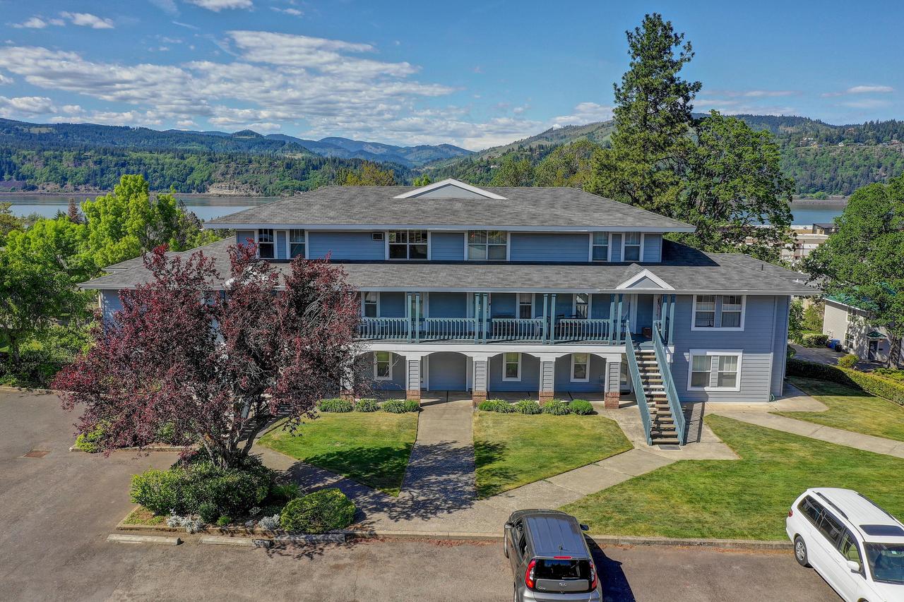 AlleyÃ¢Â€Â™s 22-River Vw-AC-1BR/2BA - thumb 21