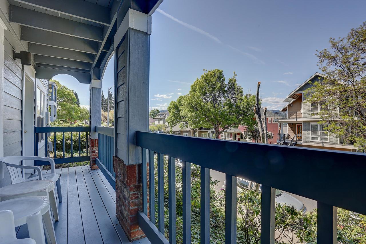 AlleyÃ¢Â€Â™s 22-River Vw-AC-1BR/2BA - thumb 14