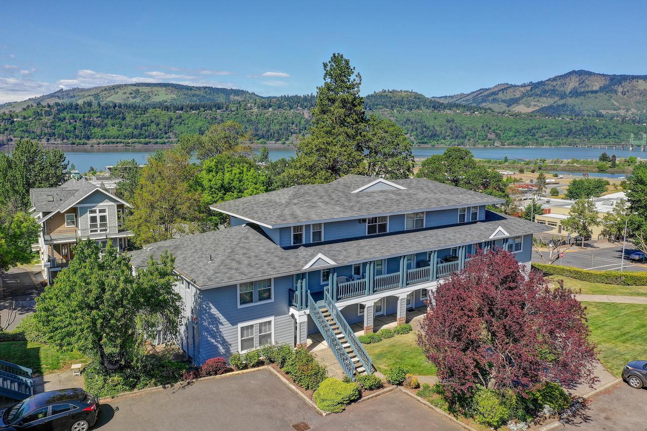 AlleyÃ¢Â€Â™s 22-River Vw-AC-1BR/2BA - thumb 17