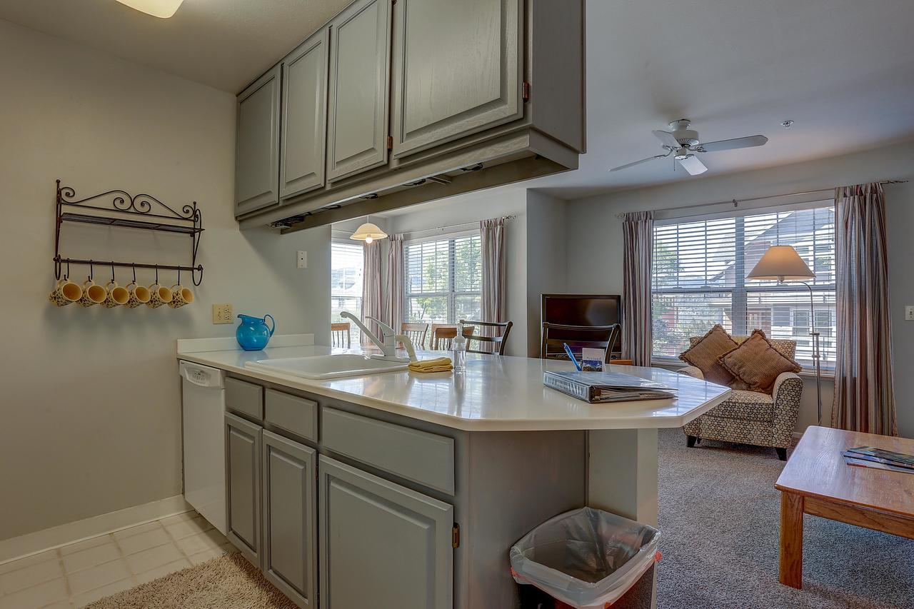 AlleyÃ¢Â€Â™s 22-River Vw-AC-1BR/2BA - thumb 16