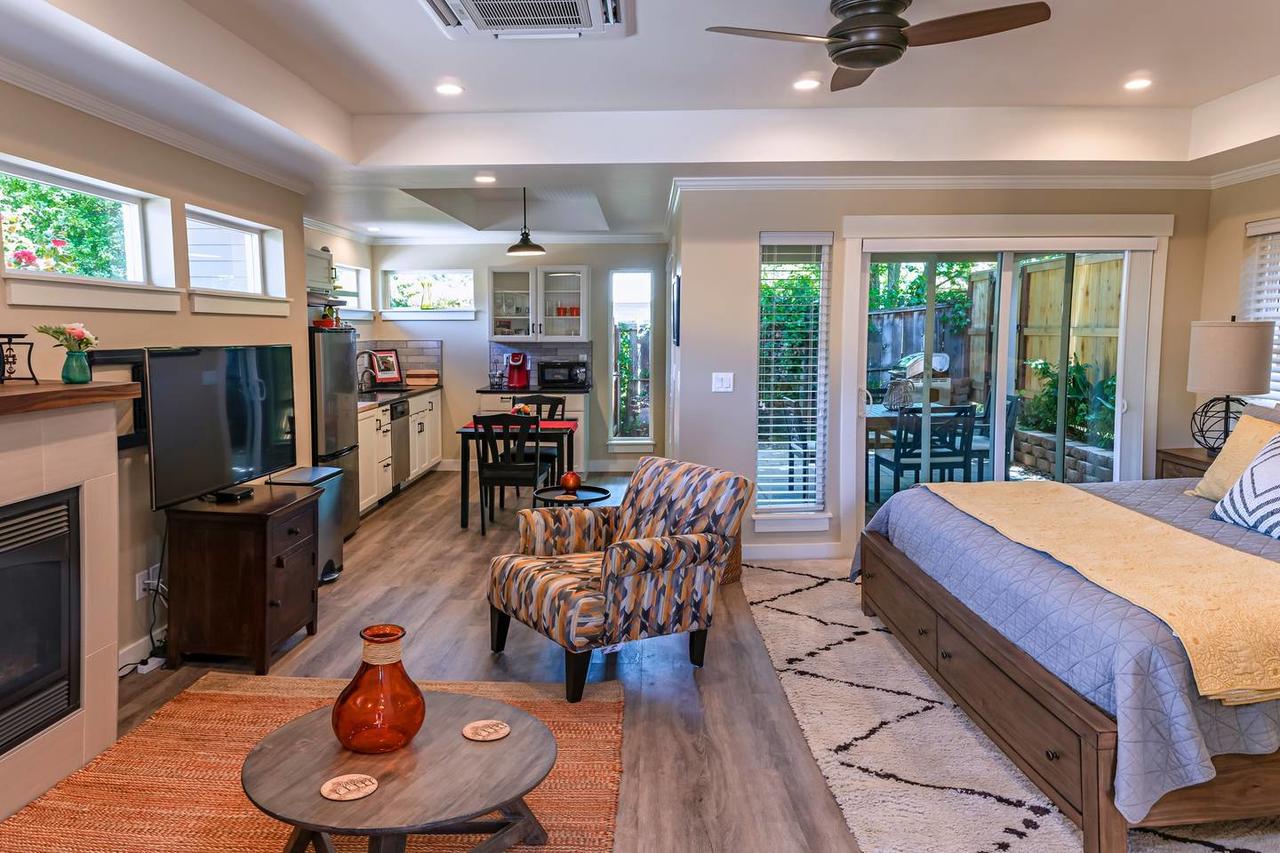 'C' Street Station - Short Walk To OSF - thumb 21