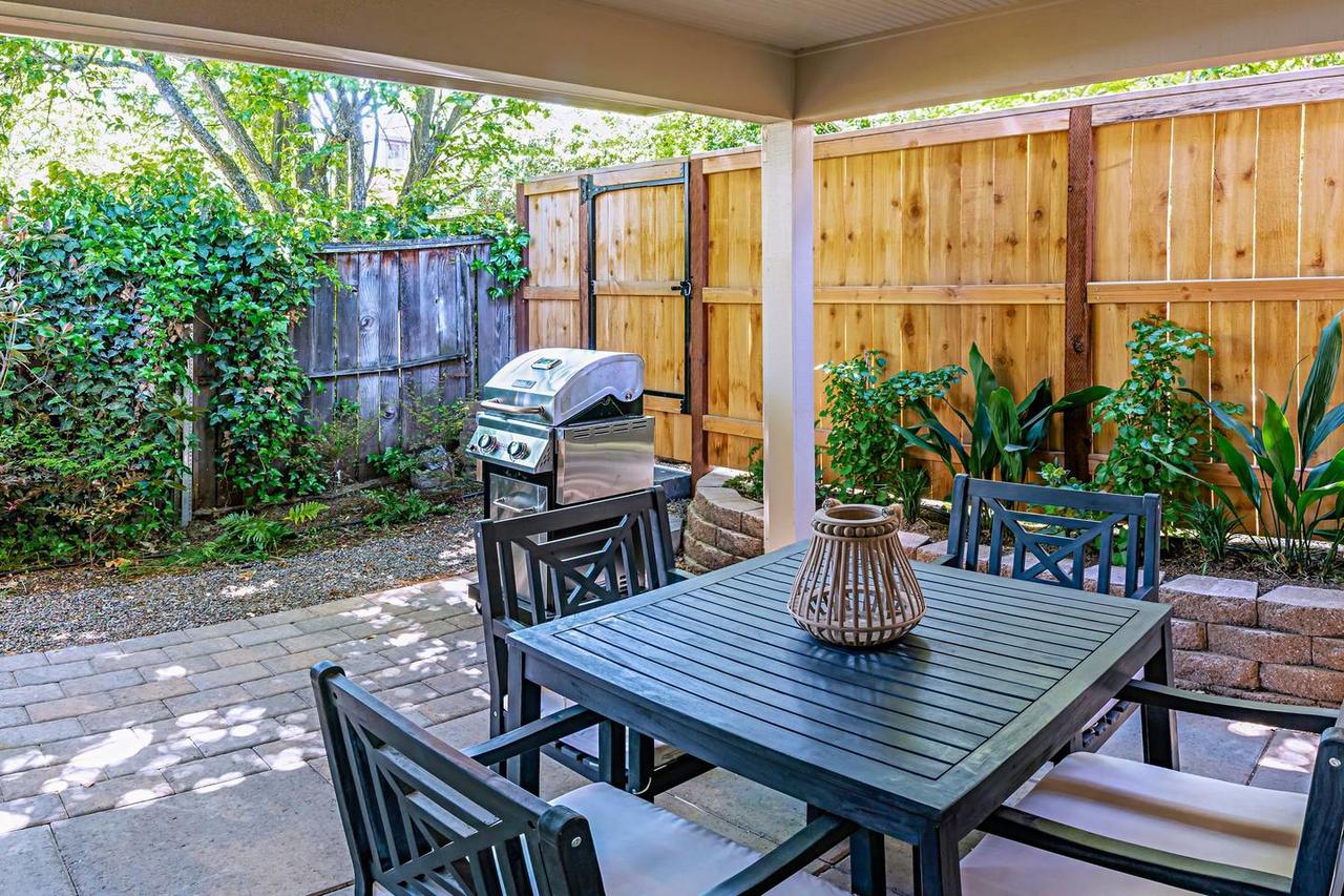 'C' Street Station - Short Walk To OSF - thumb 7