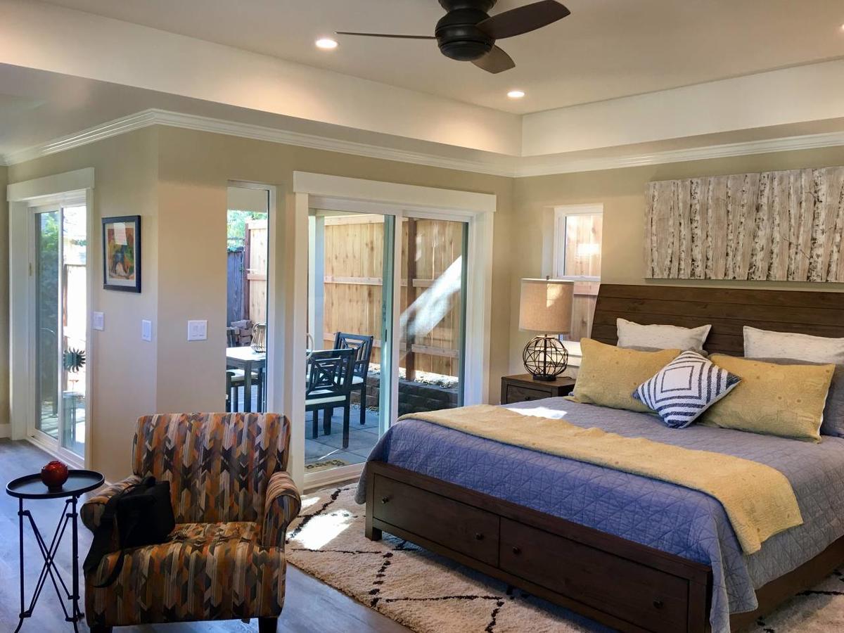 'C' Street Station - Short Walk To OSF - thumb 12