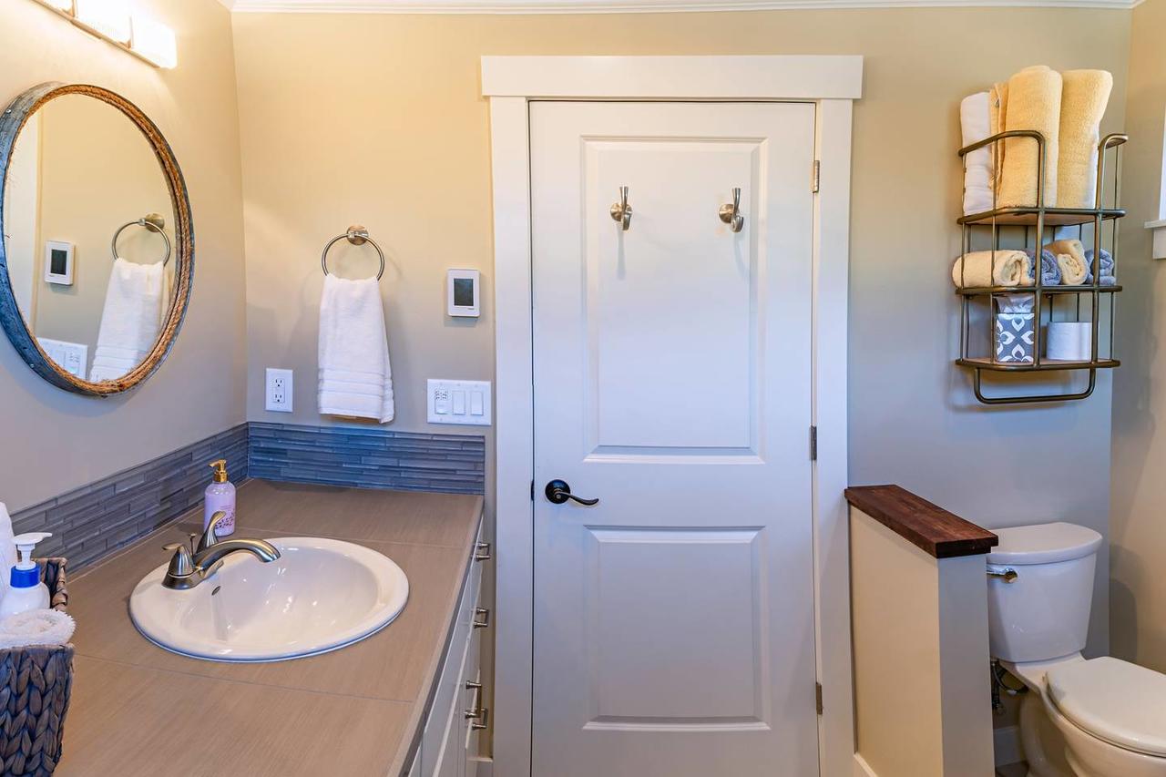 'C' Street Station - Short Walk To OSF - thumb 20