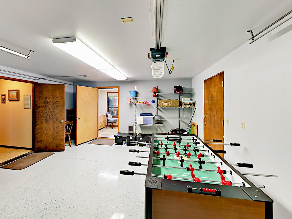 1235 NW Spring St Home - thumb 2