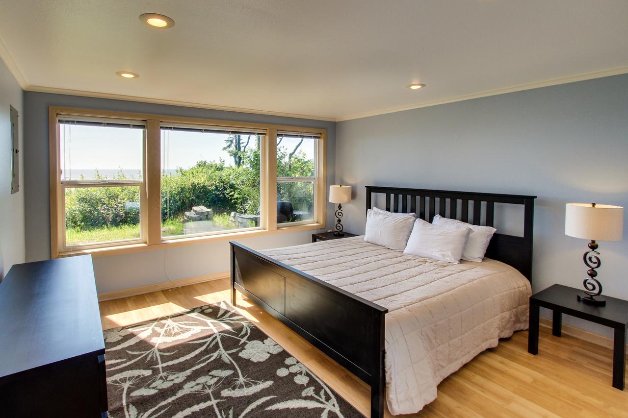Agate Beach Oceanview Suite B - thumb 10