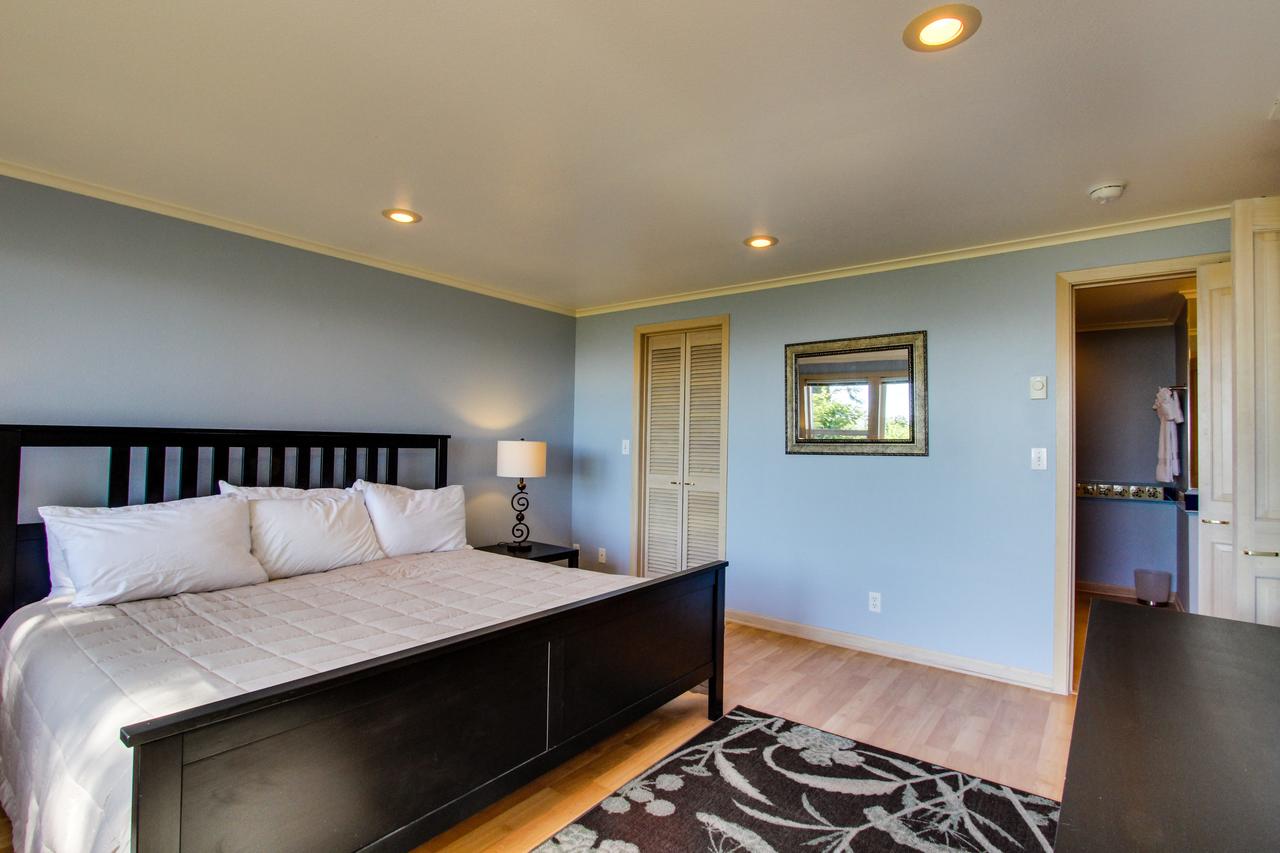 Agate Beach Oceanview Suite B - thumb 11