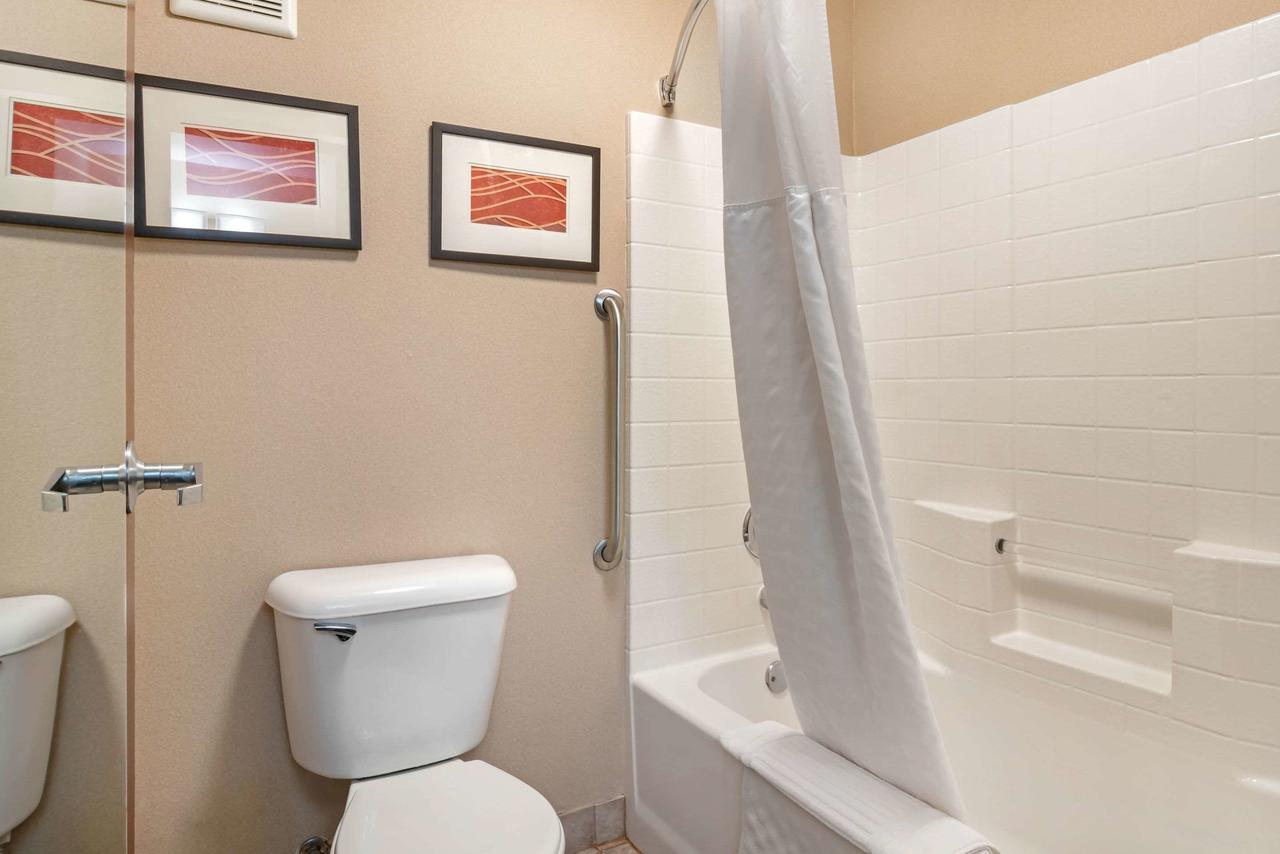 Comfort Inn & Suites Salem - thumb 14