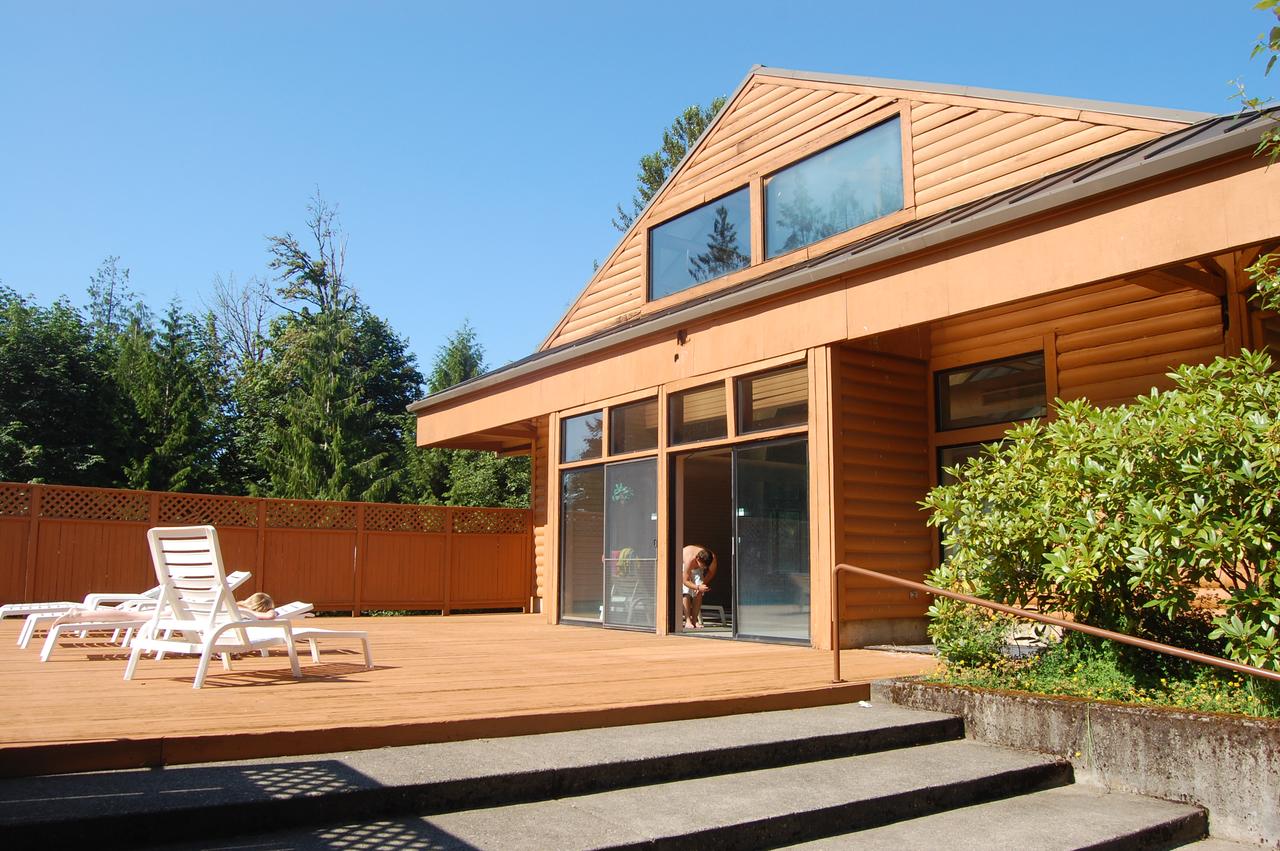 Mount Hood Village Yurt 1 - thumb 5