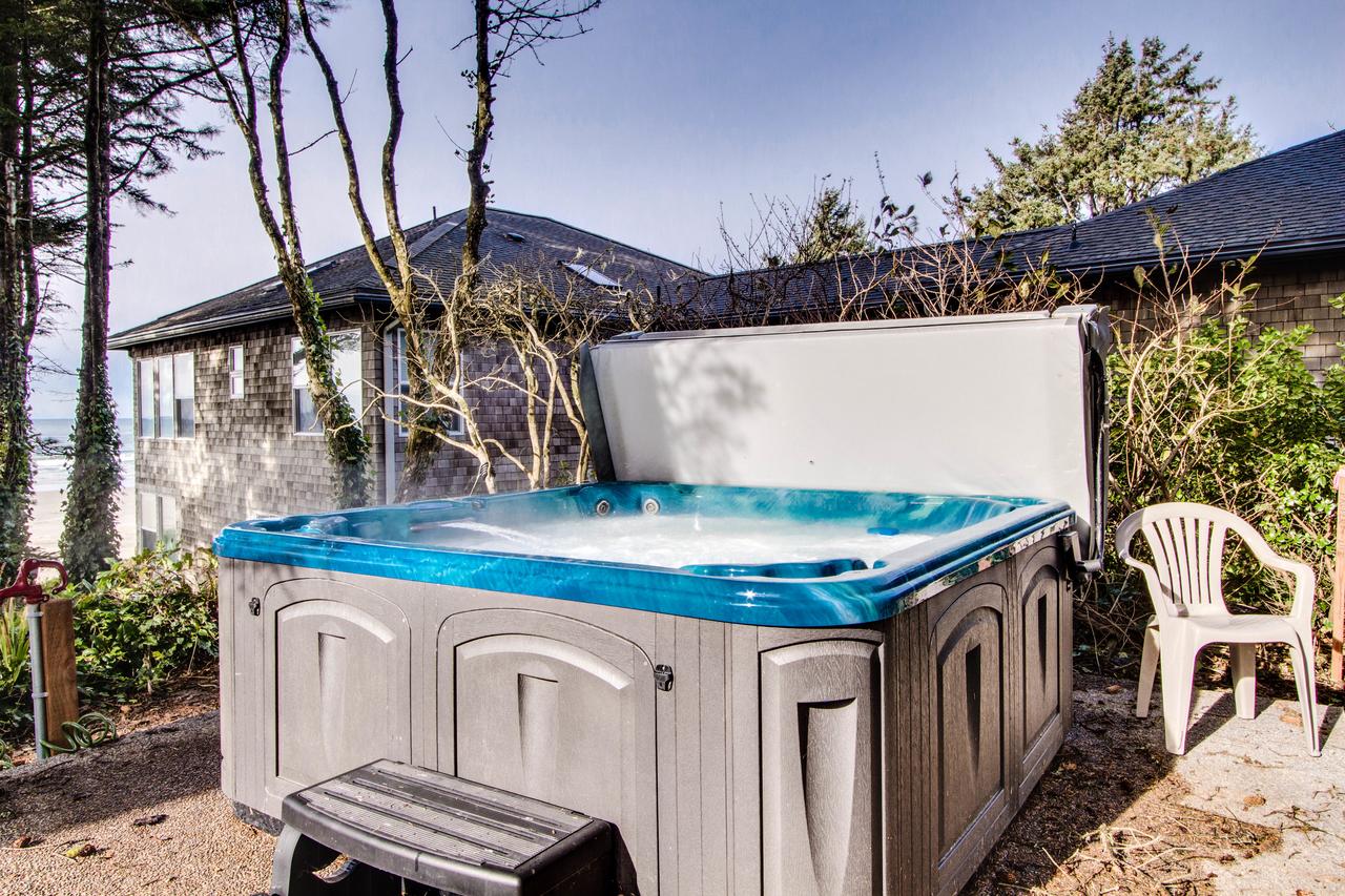 Agate Beach Oceanfront Suite A - thumb 2