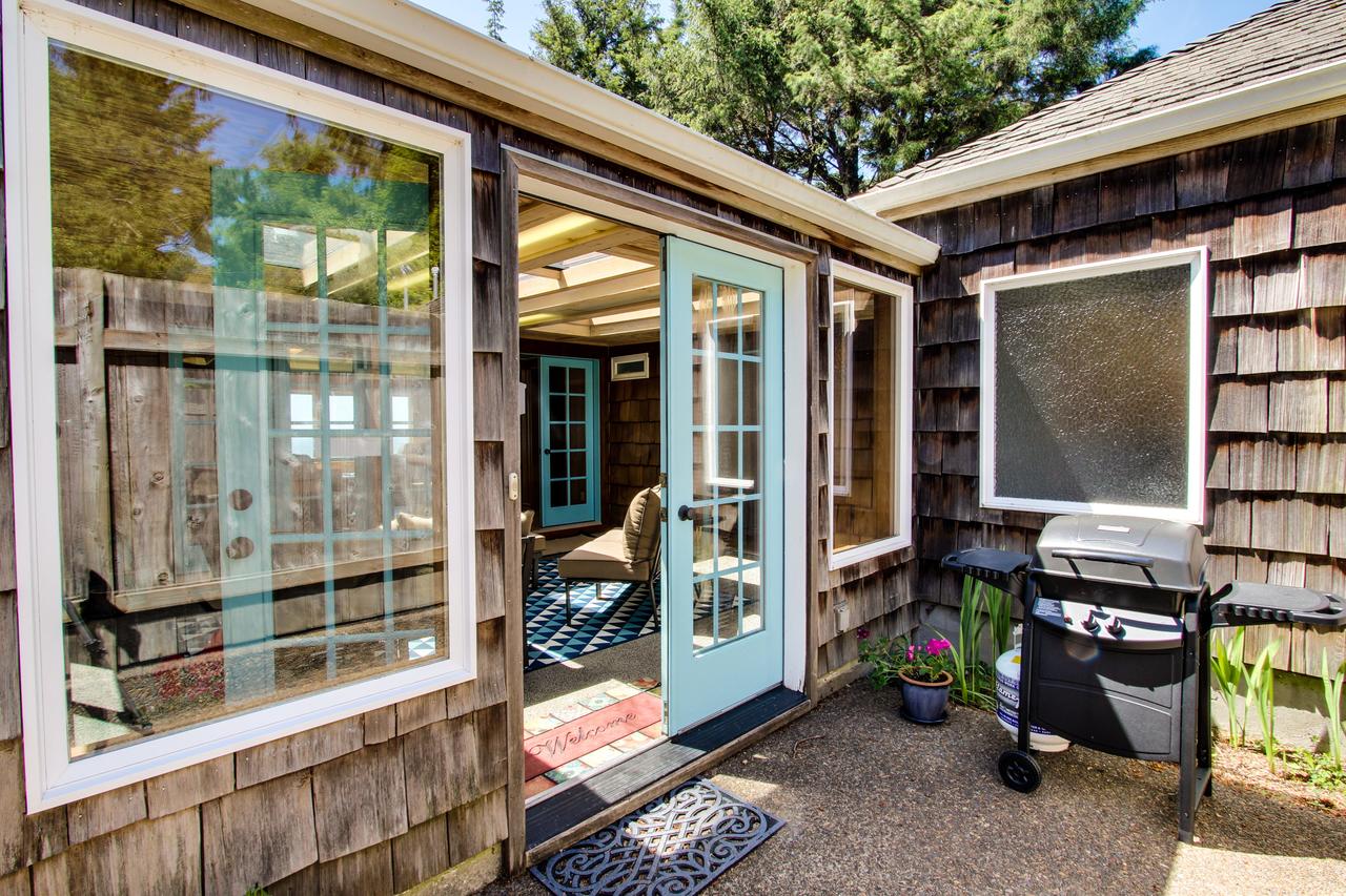 Agate Beach Oceanfront Suite A - thumb 8