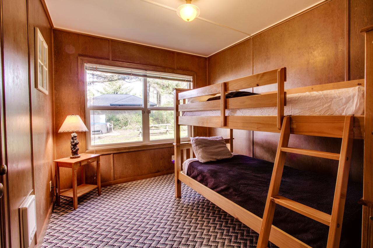 Agate Beach Oceanfront Suite A - thumb 38