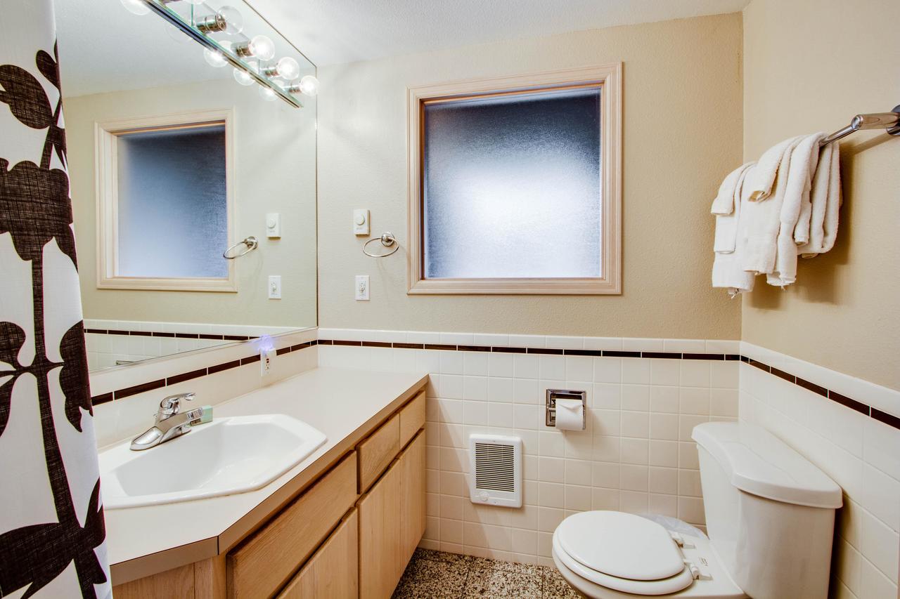 Agate Beach Oceanfront Suite A - thumb 43