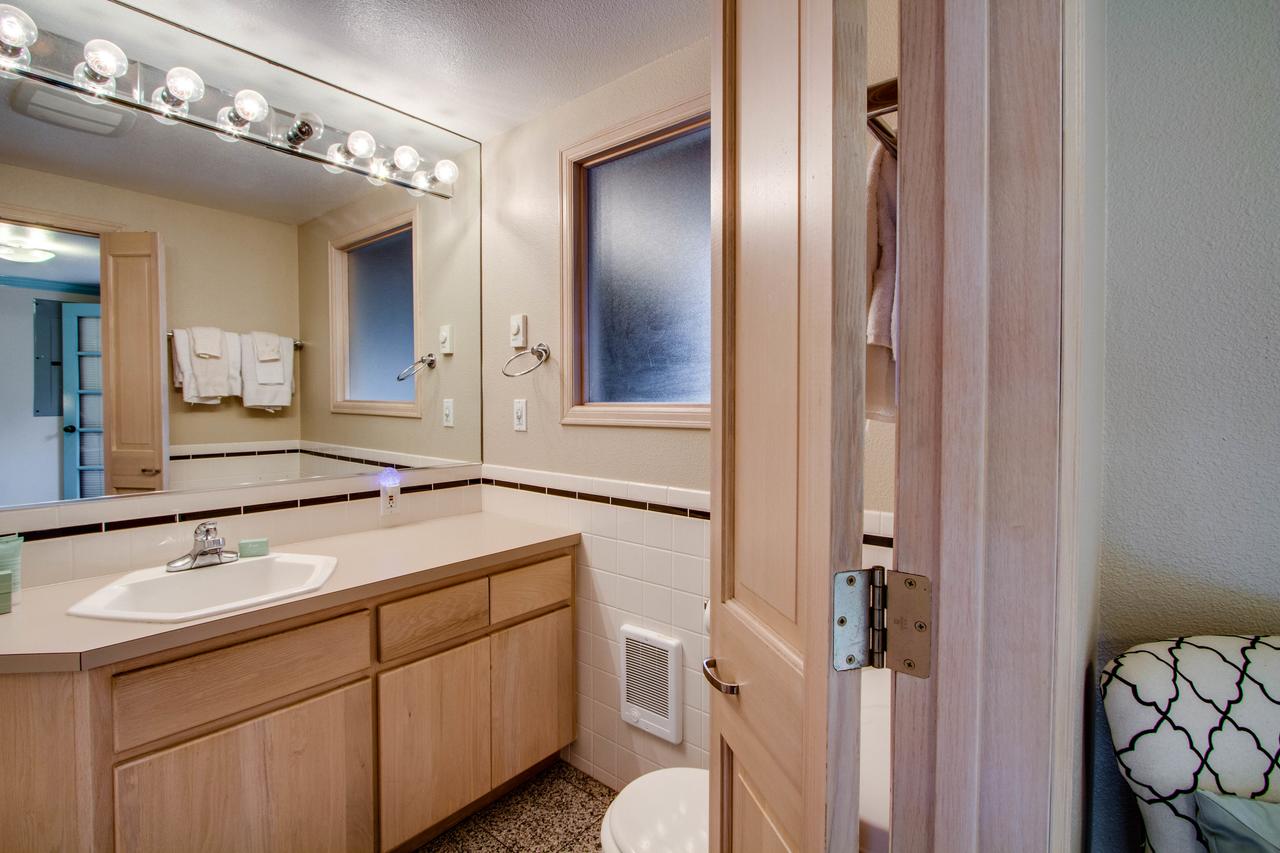 Agate Beach Oceanfront Suite A - thumb 32