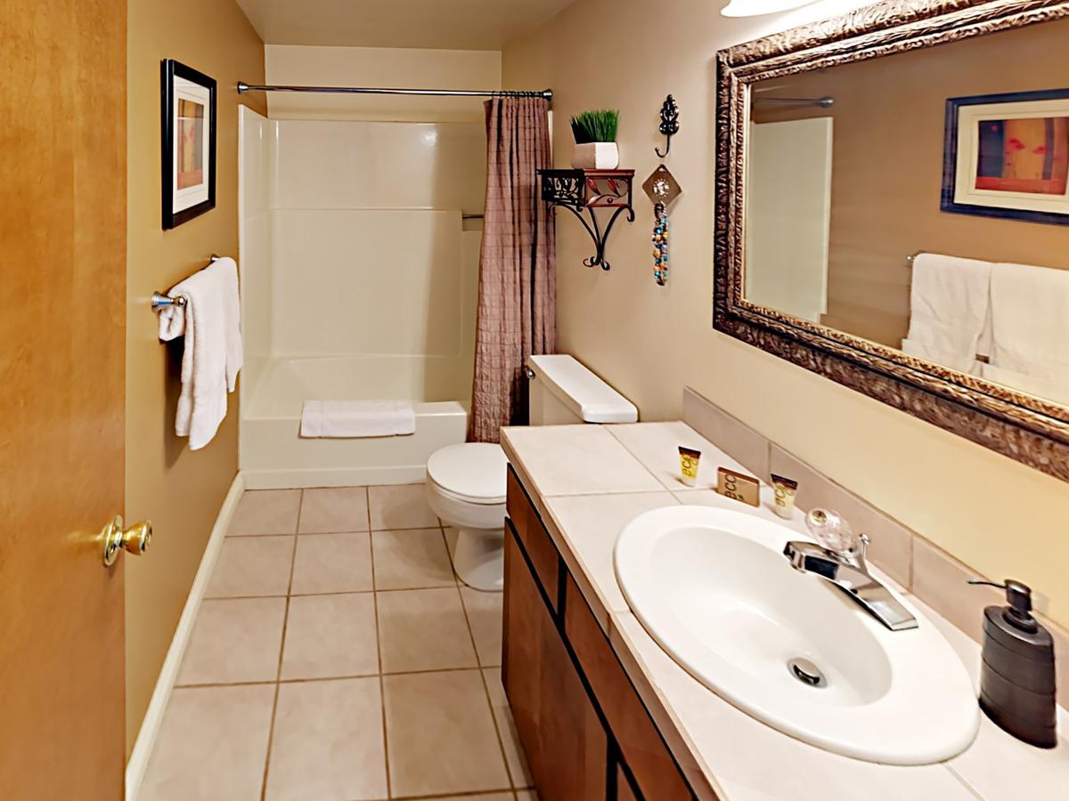 645 N Pacific St Townhouse Unit B - thumb 8