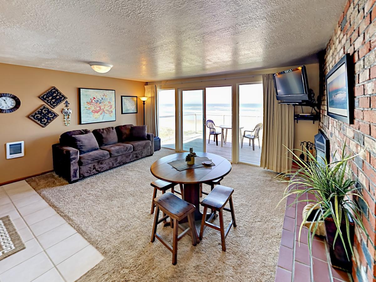 645 N Pacific St Townhouse Unit B - thumb 0