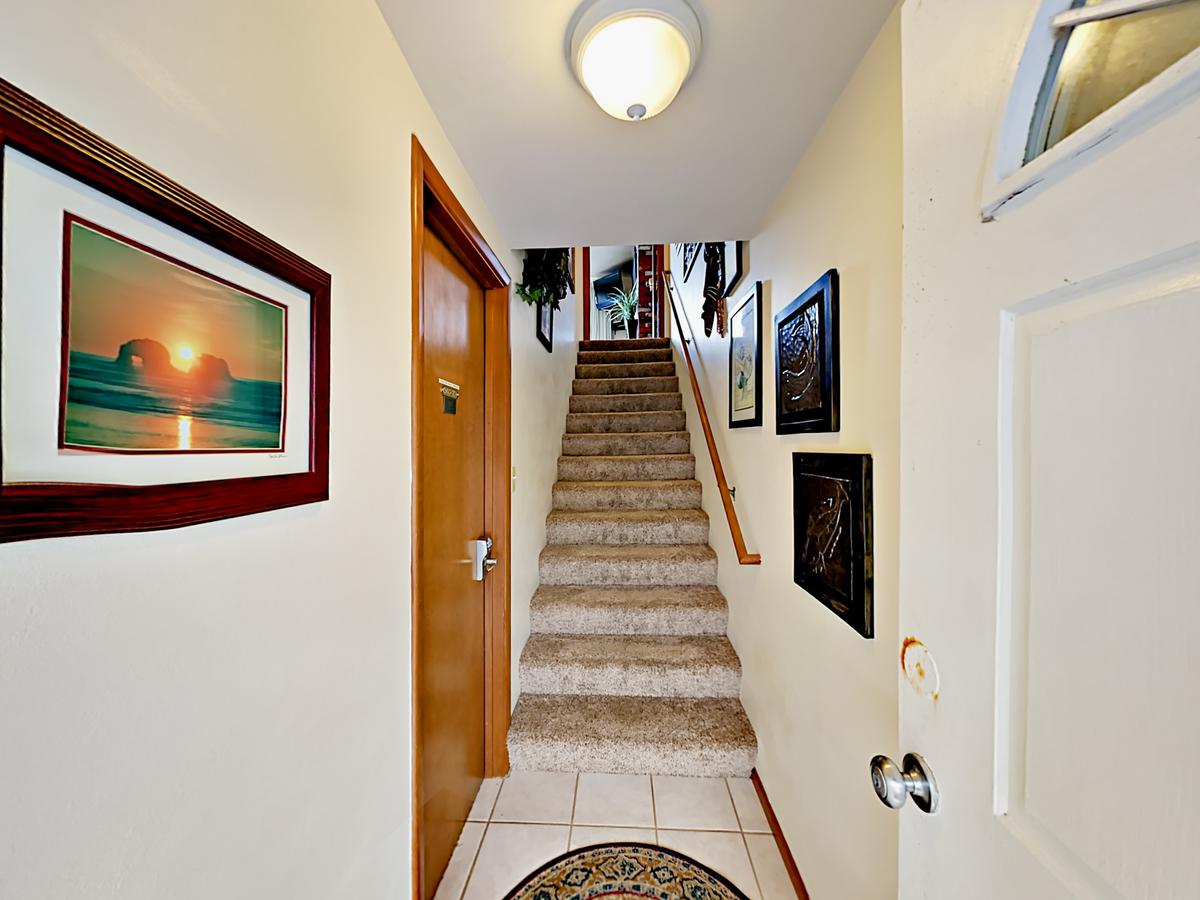 645 N Pacific St Townhouse Unit B - thumb 2