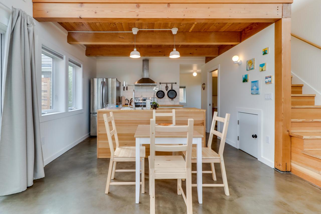 Alberta Abode - thumb 23