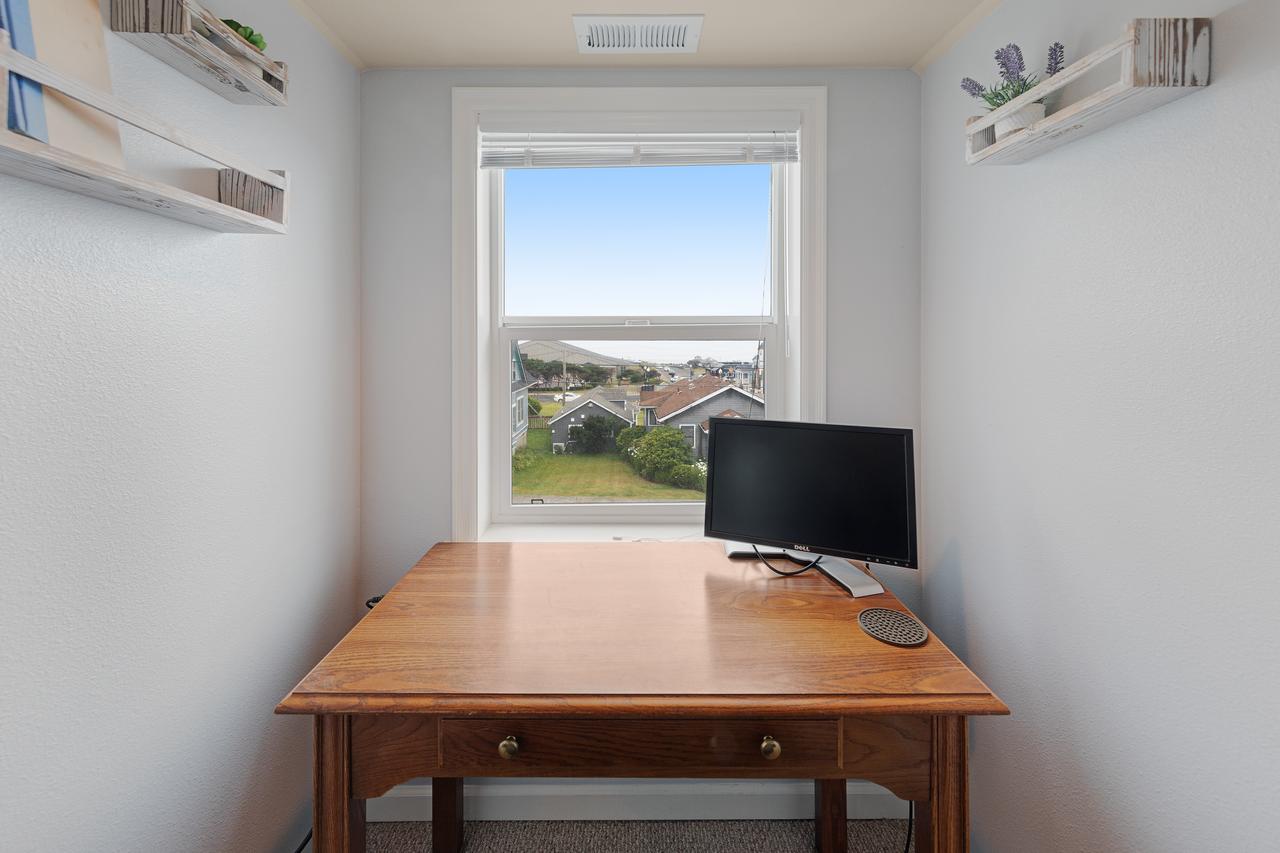 3 Bed 2 Bath Vacation Home In Newport - thumb 3