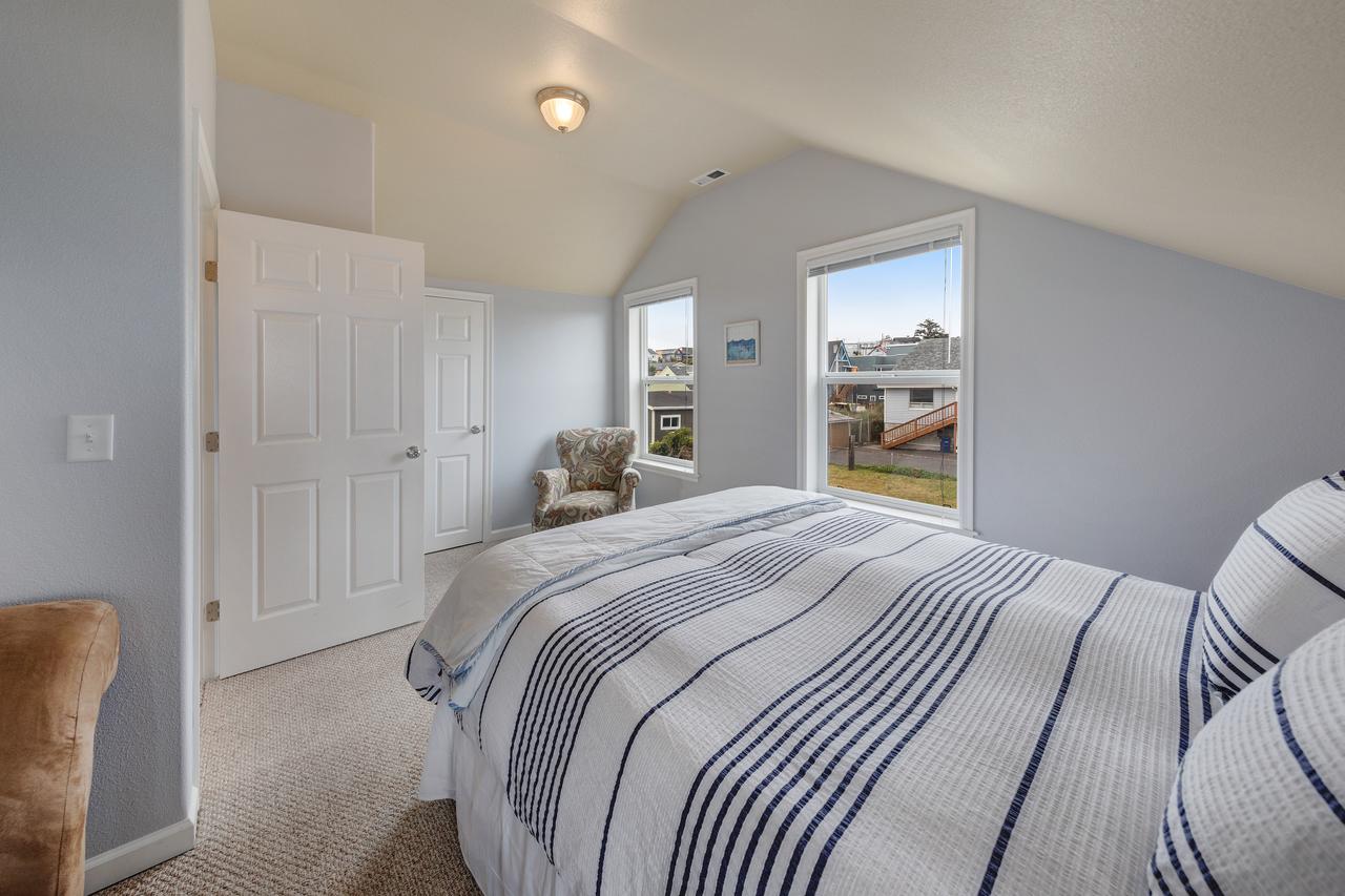 3 Bed 2 Bath Vacation Home In Newport - thumb 12