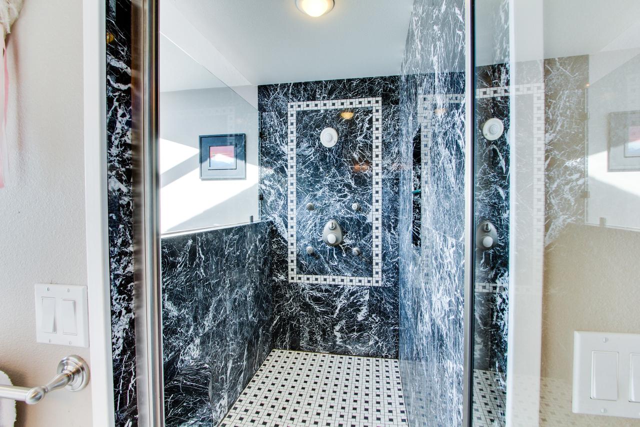 Yaquina Lighthouse Home - thumb 28