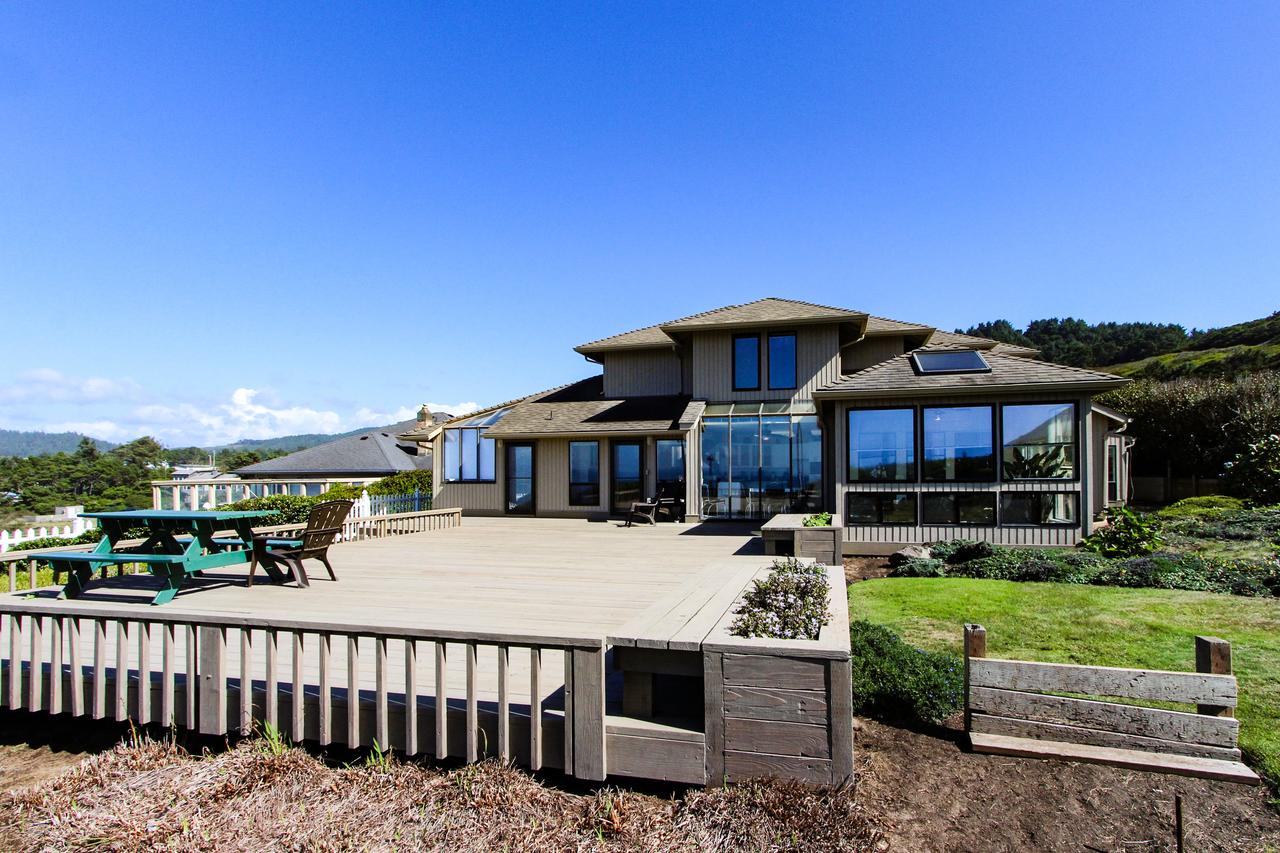 Yaquina Lighthouse Home - thumb 0