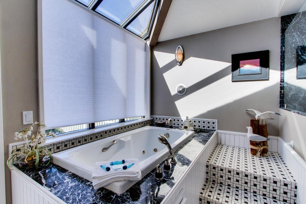 Yaquina Lighthouse Home - thumb 31