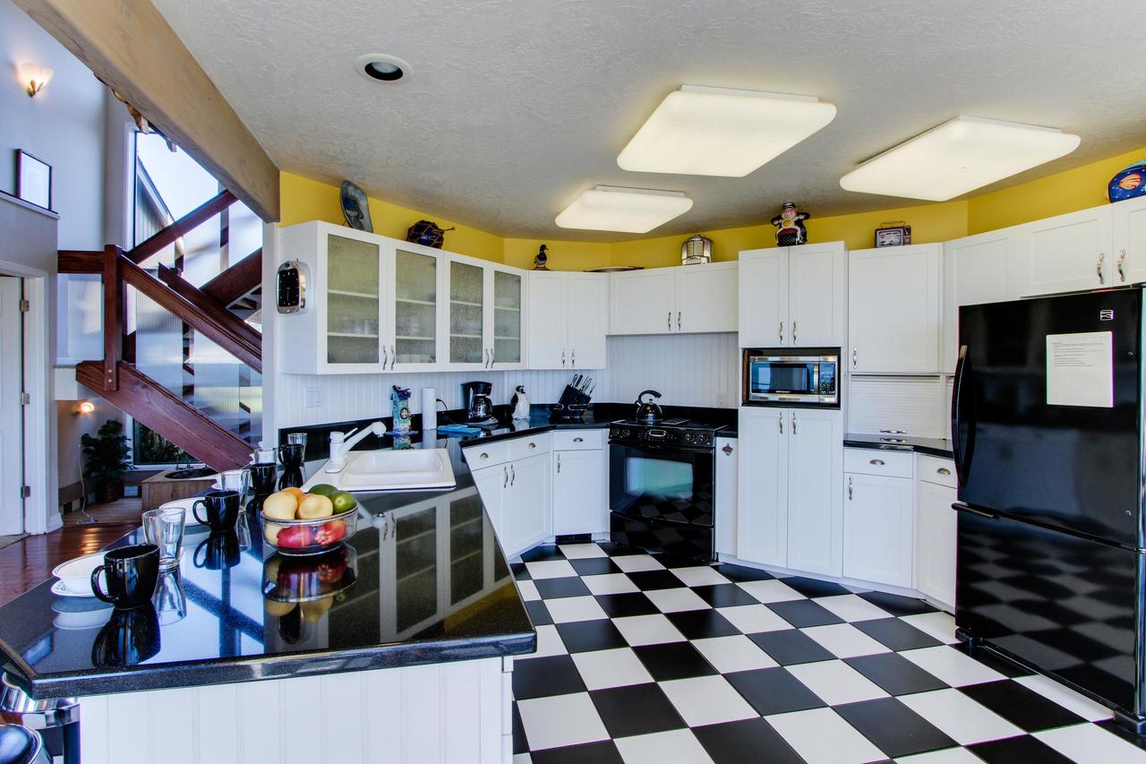 Yaquina Lighthouse Home - thumb 15