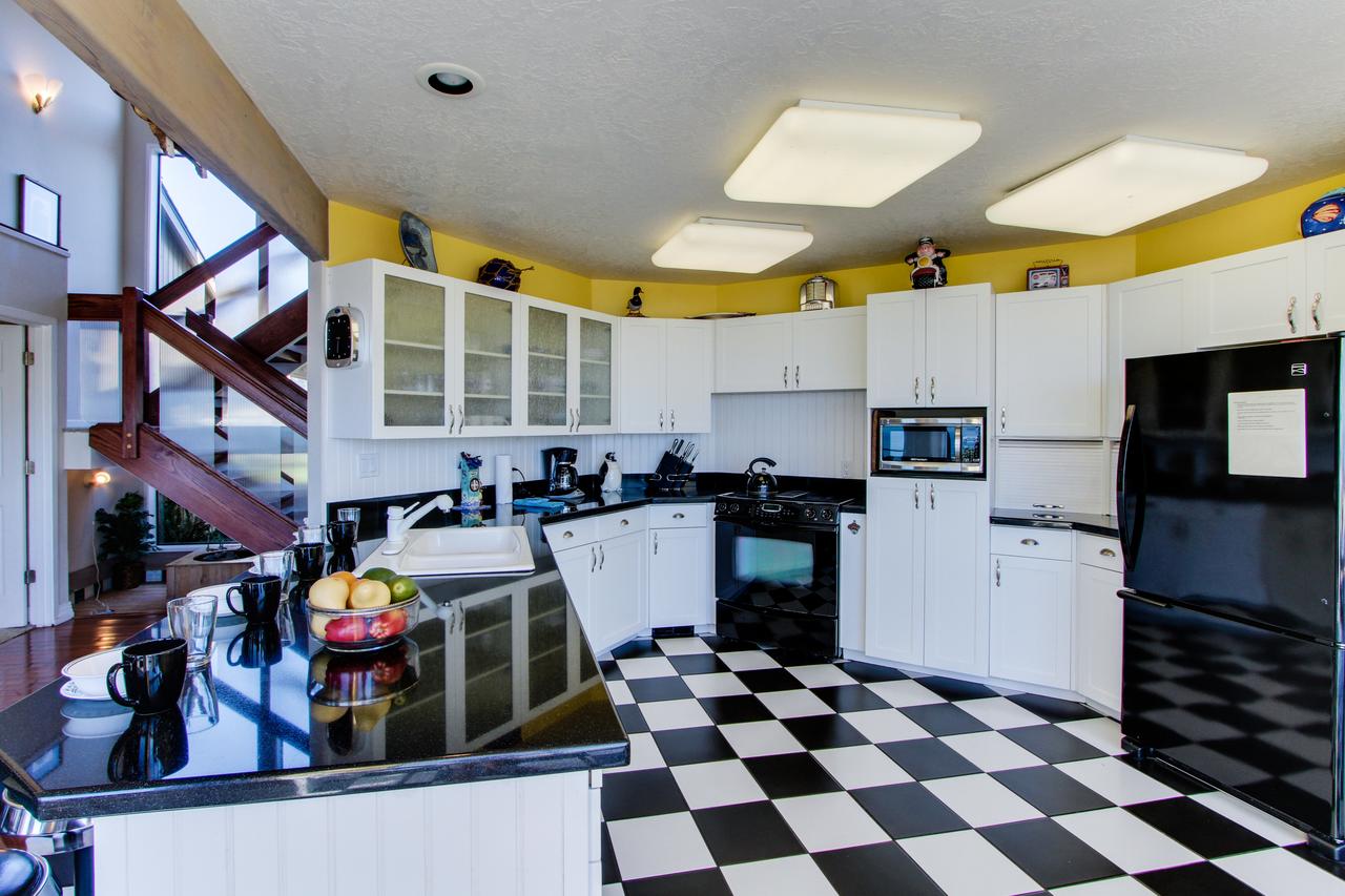 Yaquina Lighthouse Home - thumb 14