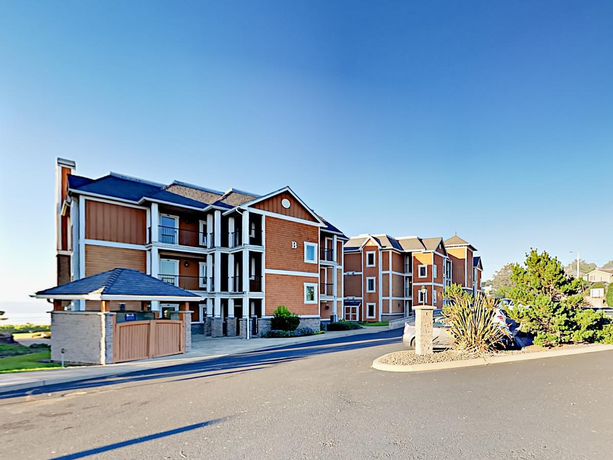 1125 NW Spring St Condo Unit A-203 - thumb 4