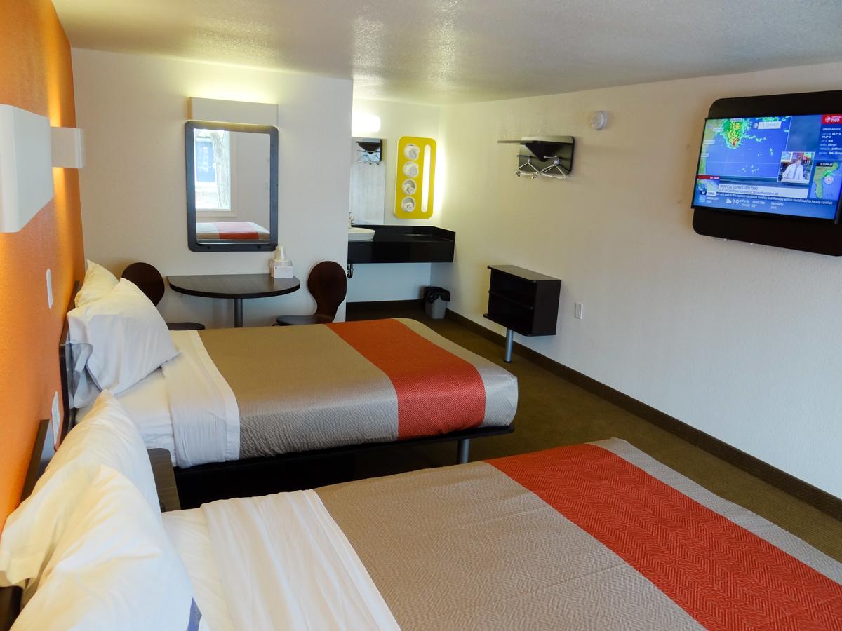 Motel 6 Erie - thumb 25