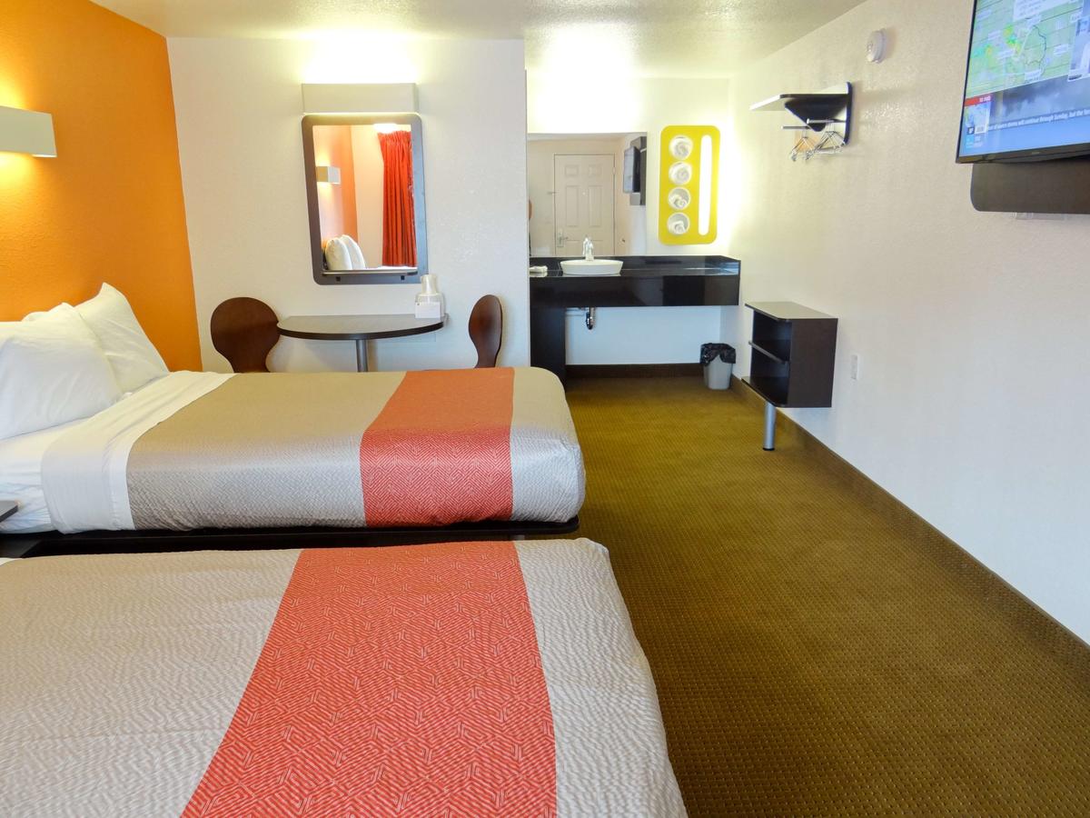 Motel 6 Erie - thumb 40