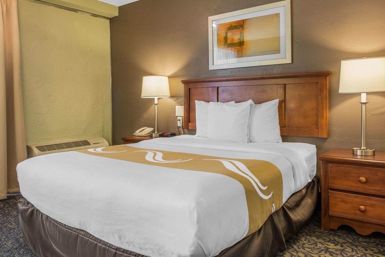 Quality Inn University Center - thumb 4