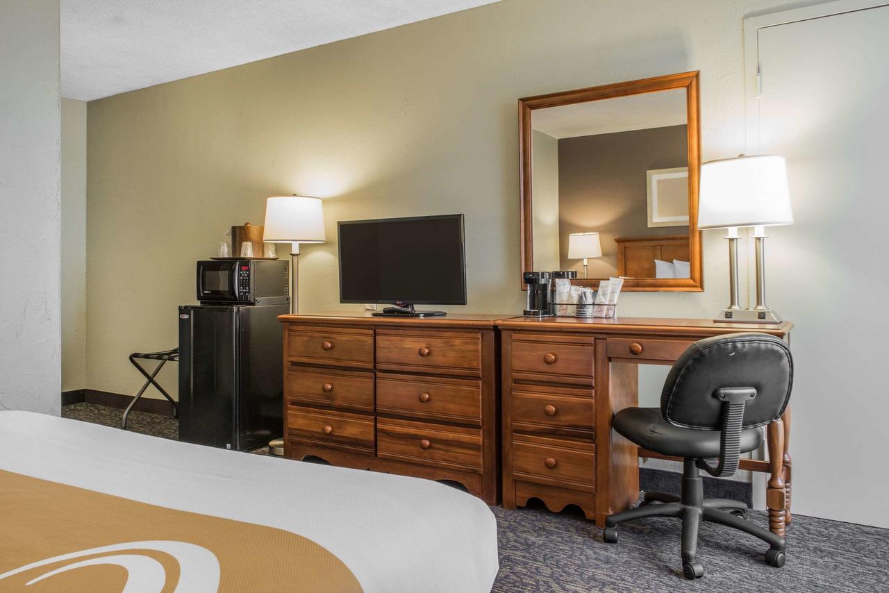 Quality Inn University Center - thumb 16