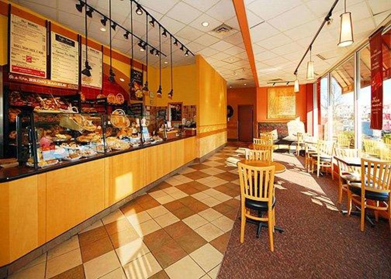 Quality Inn University Center - thumb 20