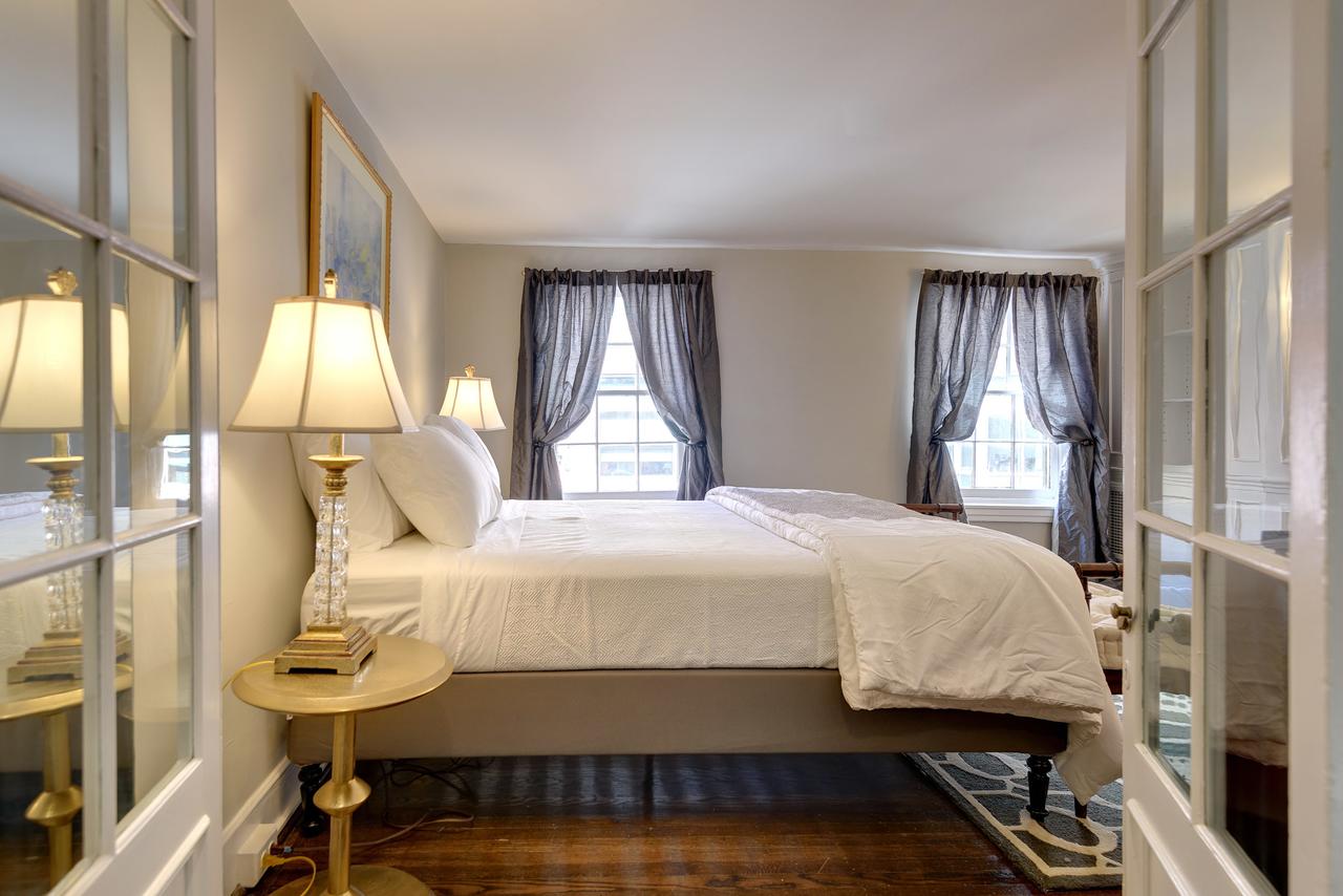 The DWIGHT D A Boutique Hotel - thumb 16