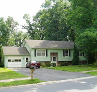 394 Oakwood Ave 5 Bedrooms Available - Tourism Bookings