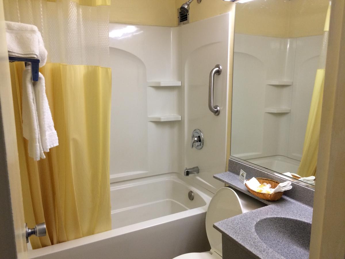 Days Inn By Wyndham Chester Philadelphia Airport - thumb 16