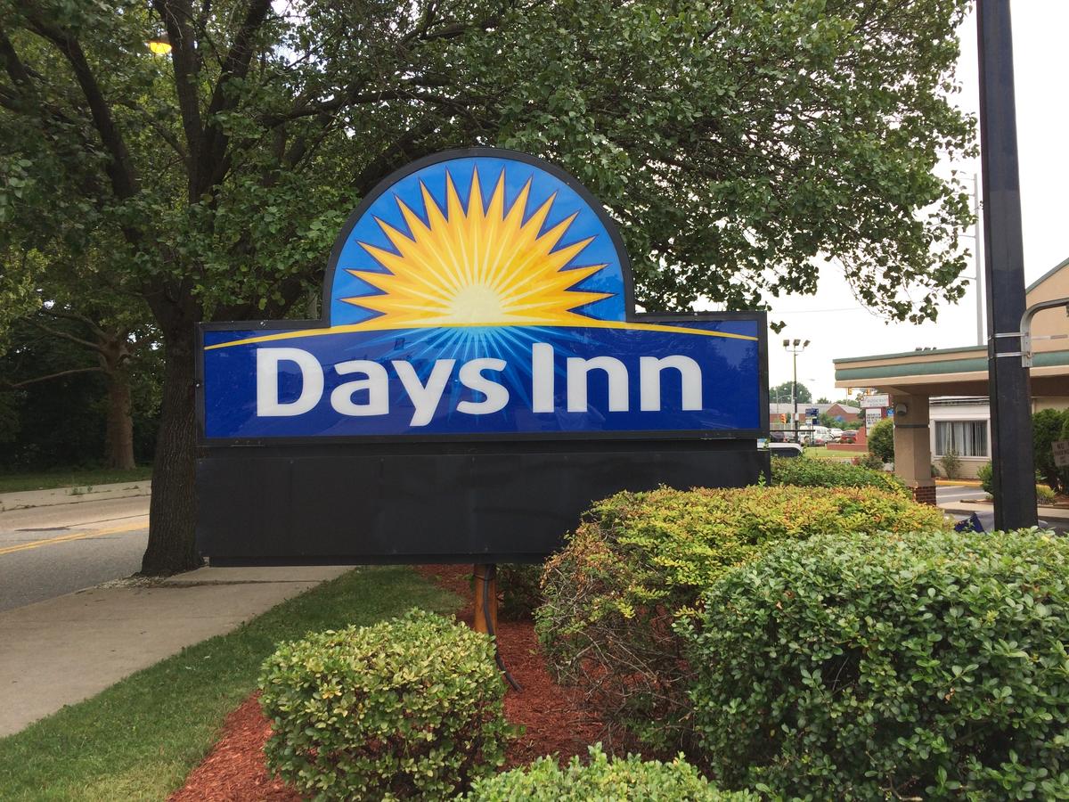 Days Inn By Wyndham Chester Philadelphia Airport - thumb 2