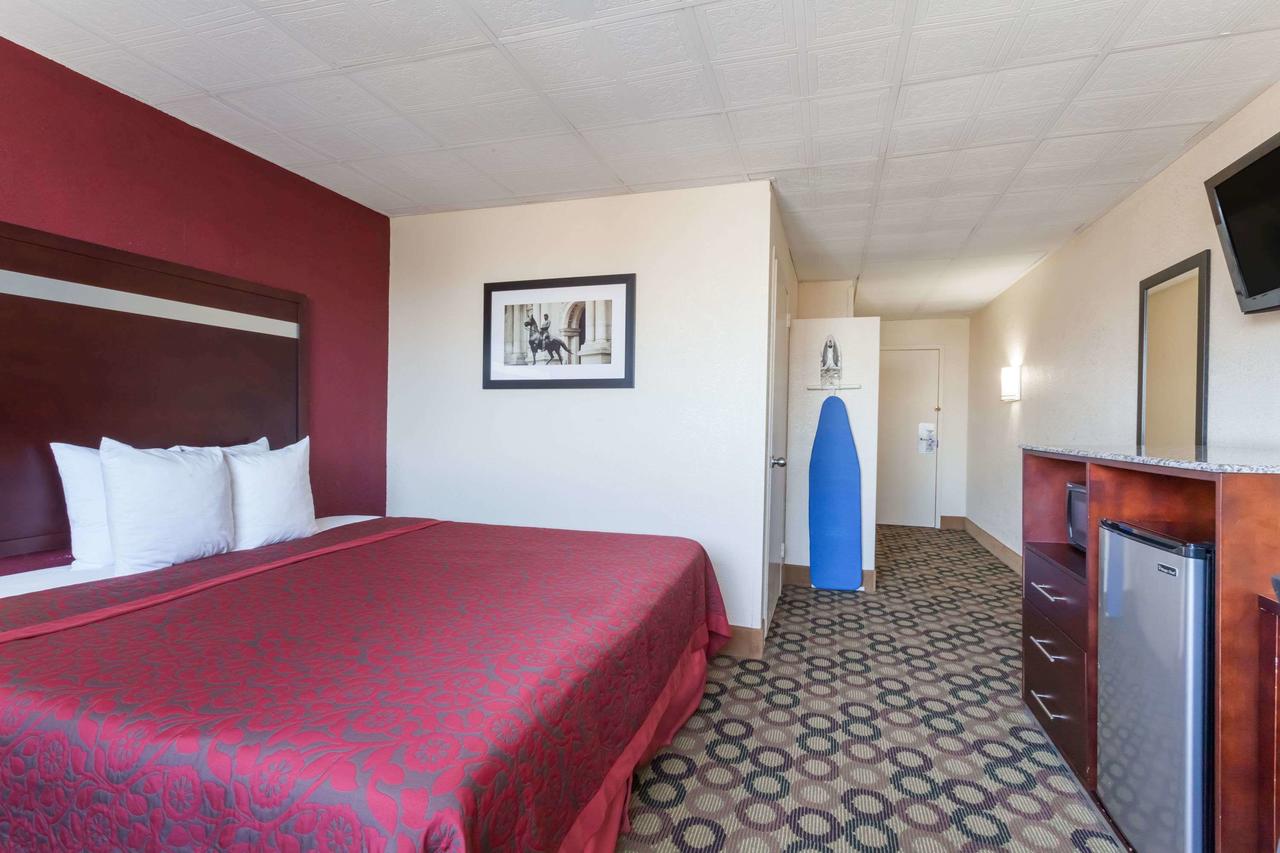 Days Inn By Wyndham Chester Philadelphia Airport - thumb 12
