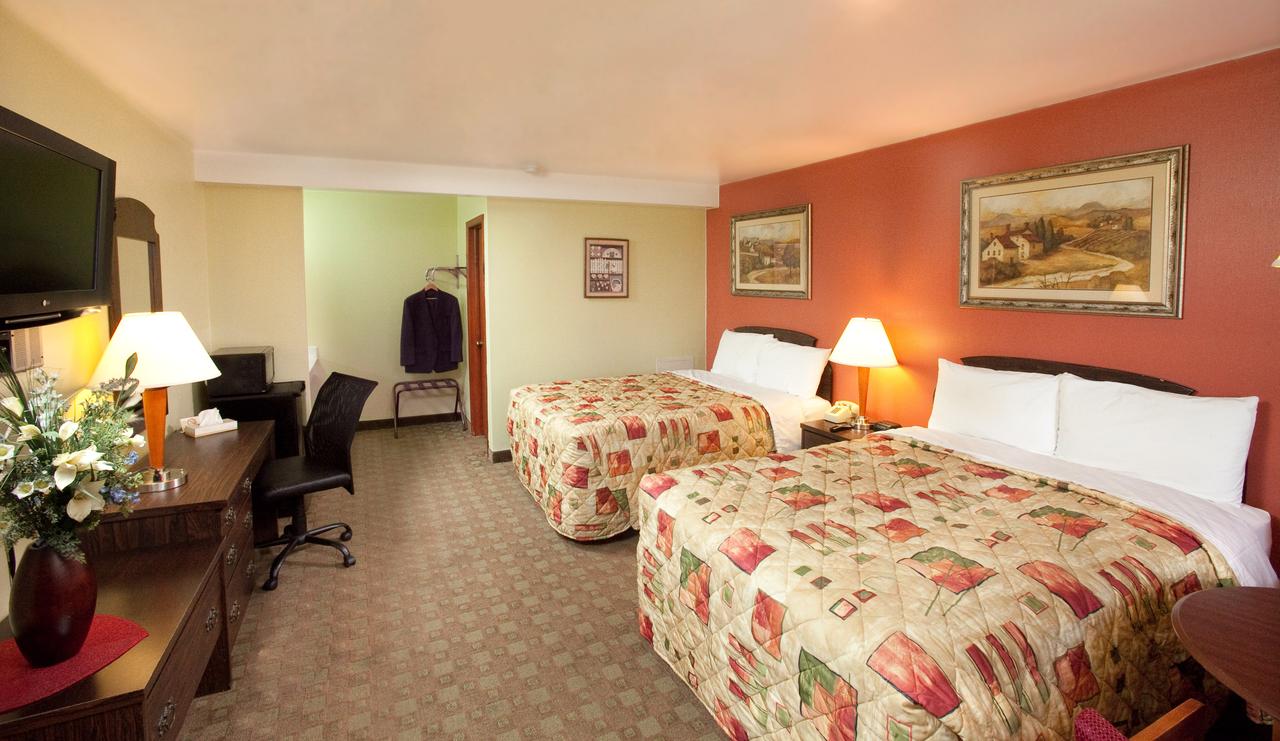 Weathervane Motor Court - thumb 2