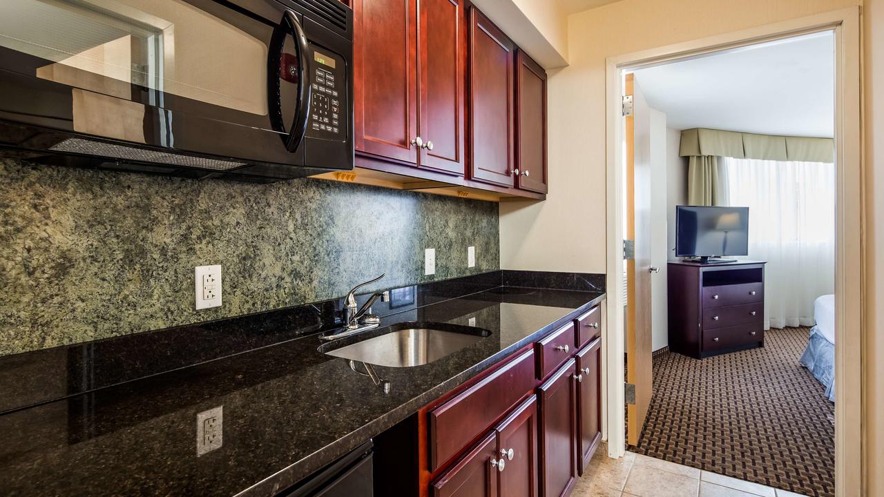 Best Western Plus Philadelphia Airport South - At Widener University - thumb 18