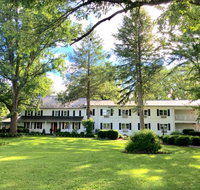 Edgewater Inn  Riverside Grill - Tourism Bookings