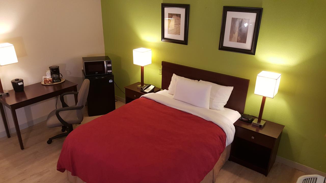 Airport Waterfront Inn - thumb 10