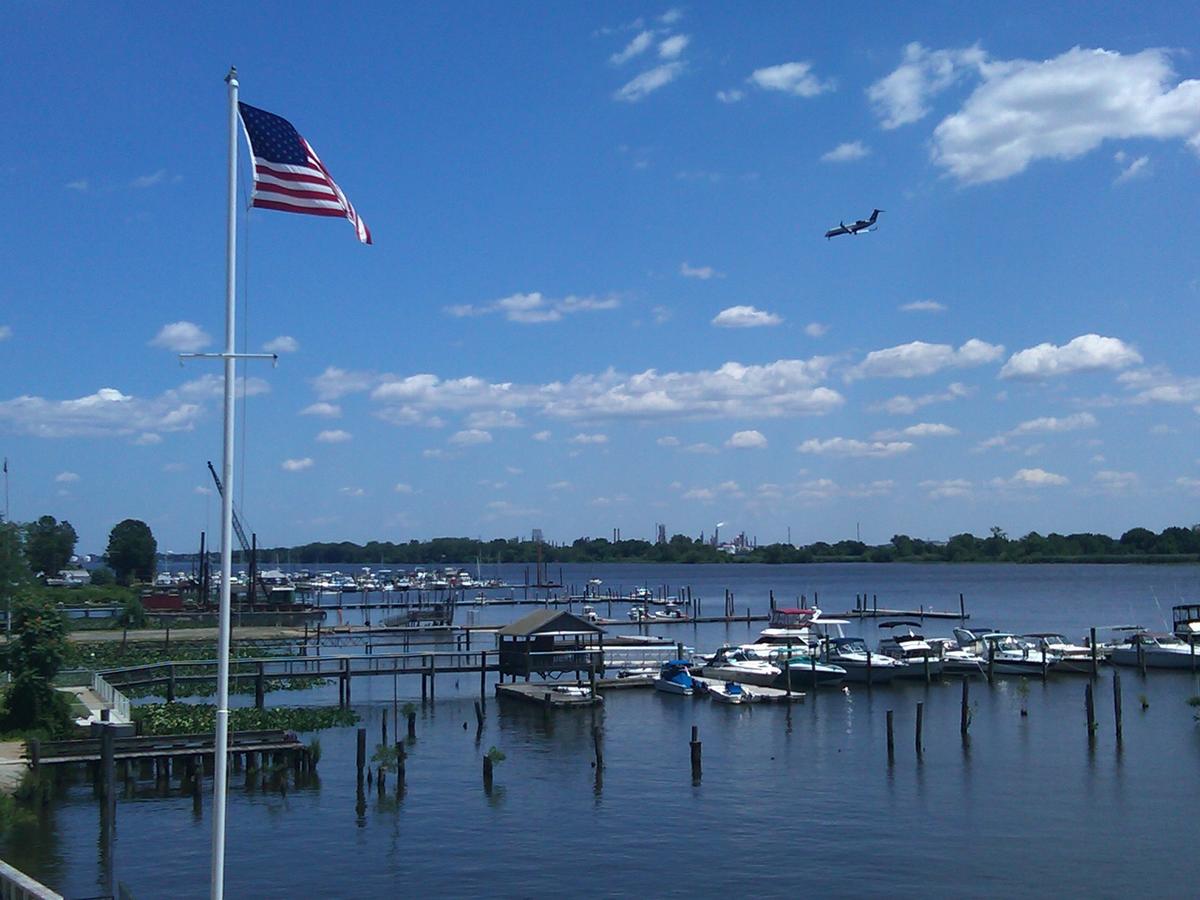 Airport Waterfront Inn - thumb 32