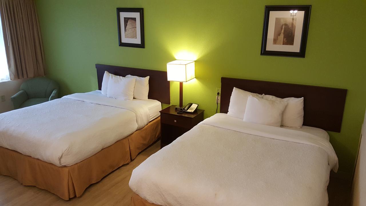 Airport Waterfront Inn - thumb 21