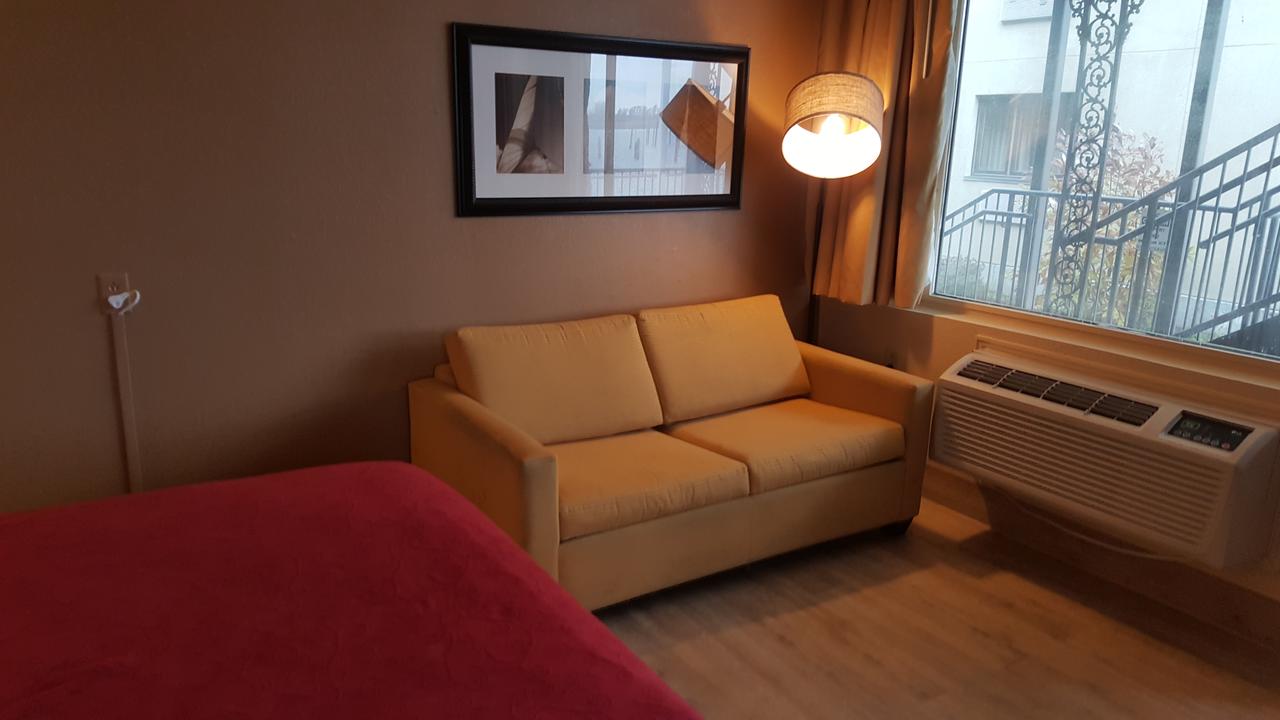 Airport Waterfront Inn - thumb 7