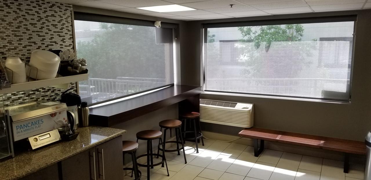 Airport Waterfront Inn - thumb 11