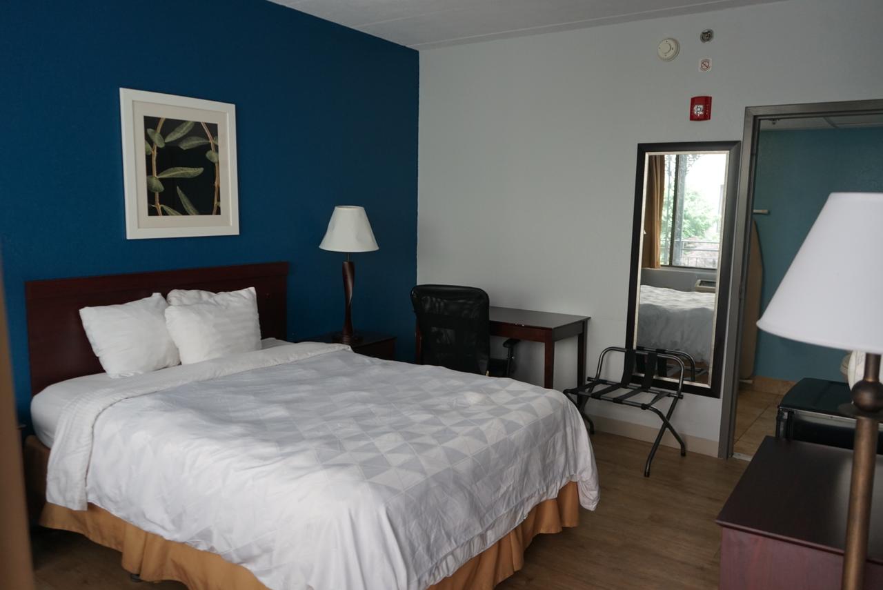 Airport Waterfront Inn - thumb 6