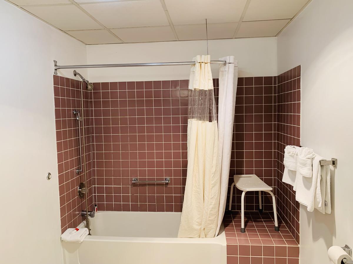 Olde Amish Inn - thumb 4